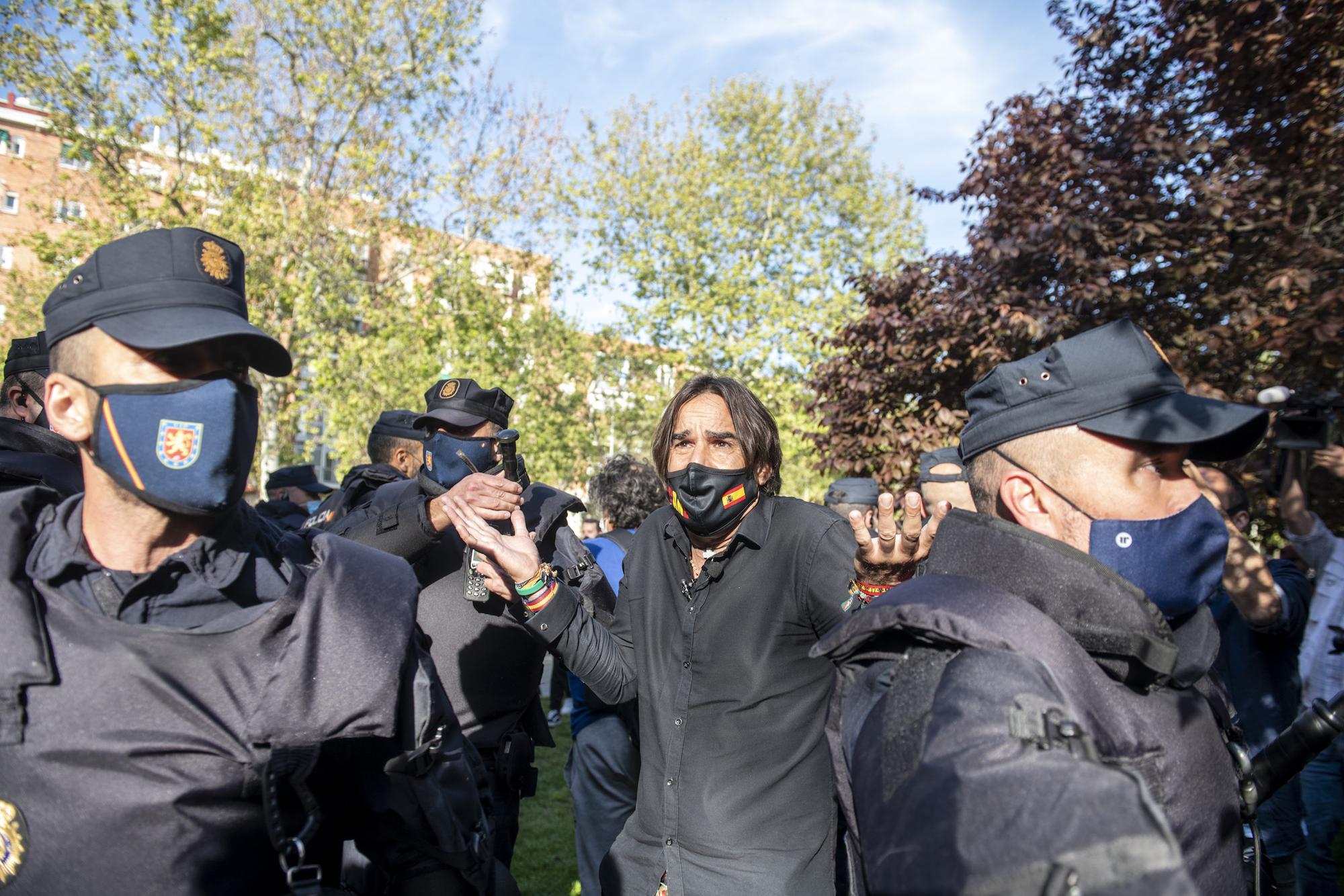 Mitín de Vox en Vallecas y carga policial - 1